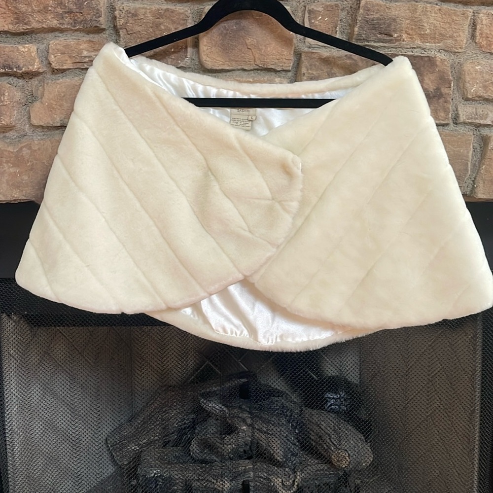Sashimi white shawl with 2 snap closure. Size Large.
